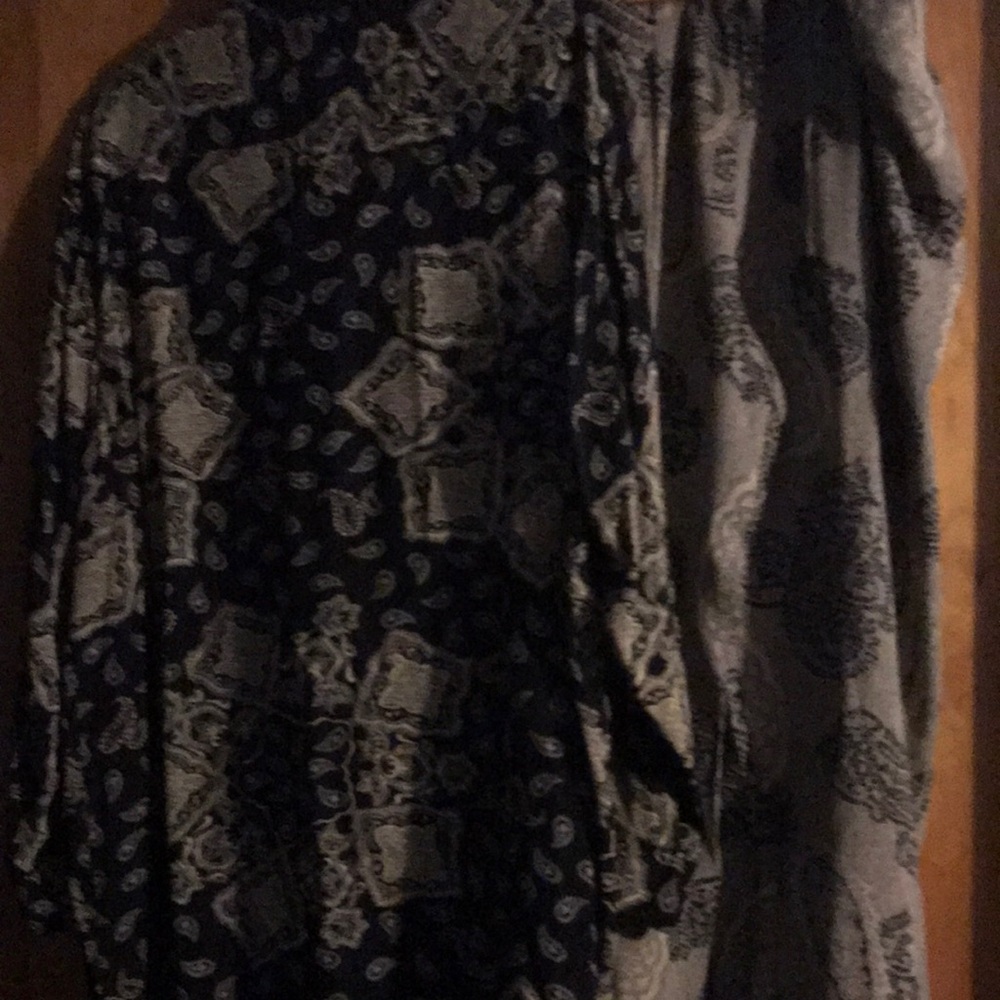 Patterned Top and bottom - Picture 2 of 2